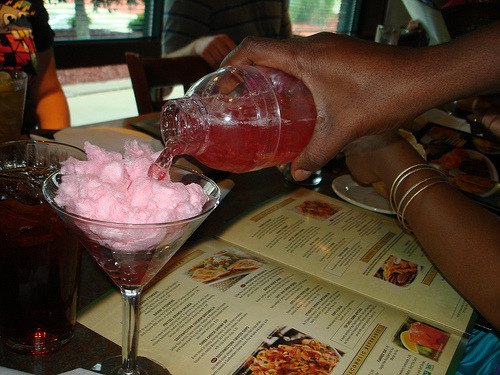 arseniccupcakes:   copodenieve:   prettyfoods:cherrylolita: peachinbeantown:O’Charley’s serves Cotton Candy martinis.    I MUST drink this NOW!